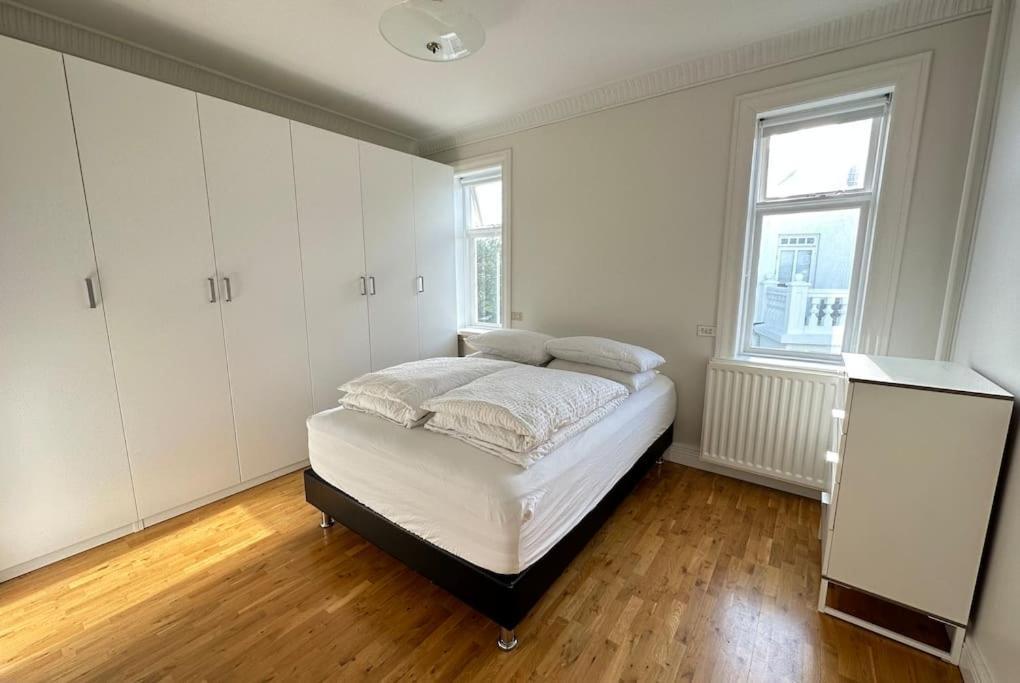 Beautiful 2 Bedroom Apartment Downtown Рейкьявик Экстерьер фото